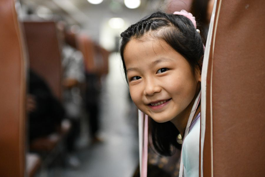 秦巴山区小慢车上的“安全课”